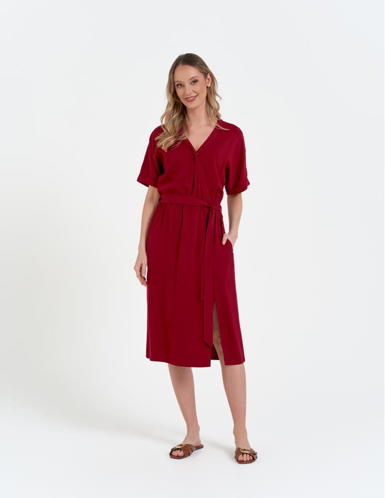 Sukienki midi - Sukienka damska wiskozowa midi z kr&oacute;tkim rękawem typu kimono CZERWONY  - produkt moraj.pl 7