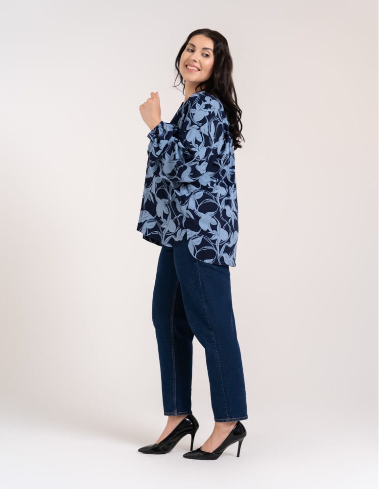 Bluzki z długim rękawem - Elegancka bluzka damska z wiskozy 100% o kroju oversize z długim rękawem WZ&Oacute;R 1  - produkt moraj.pl 8