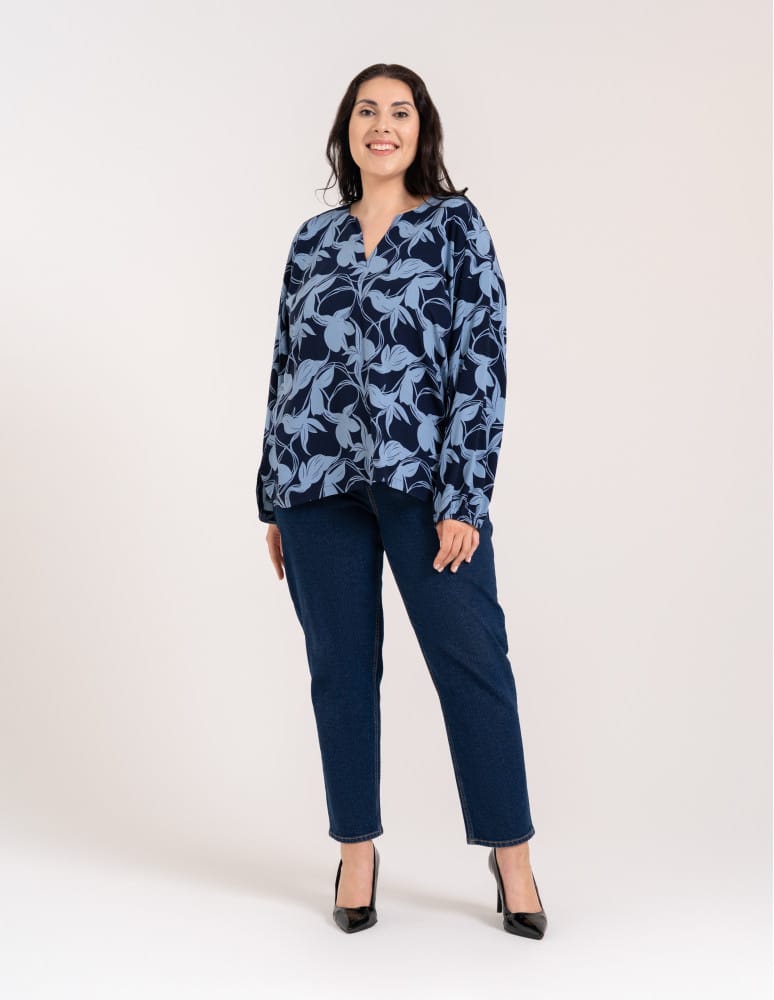 Bluzki z długim rękawem - Elegancka bluzka damska z wiskozy 100% o kroju oversize z długim rękawem WZ&Oacute;R 1  - produkt moraj.pl 9