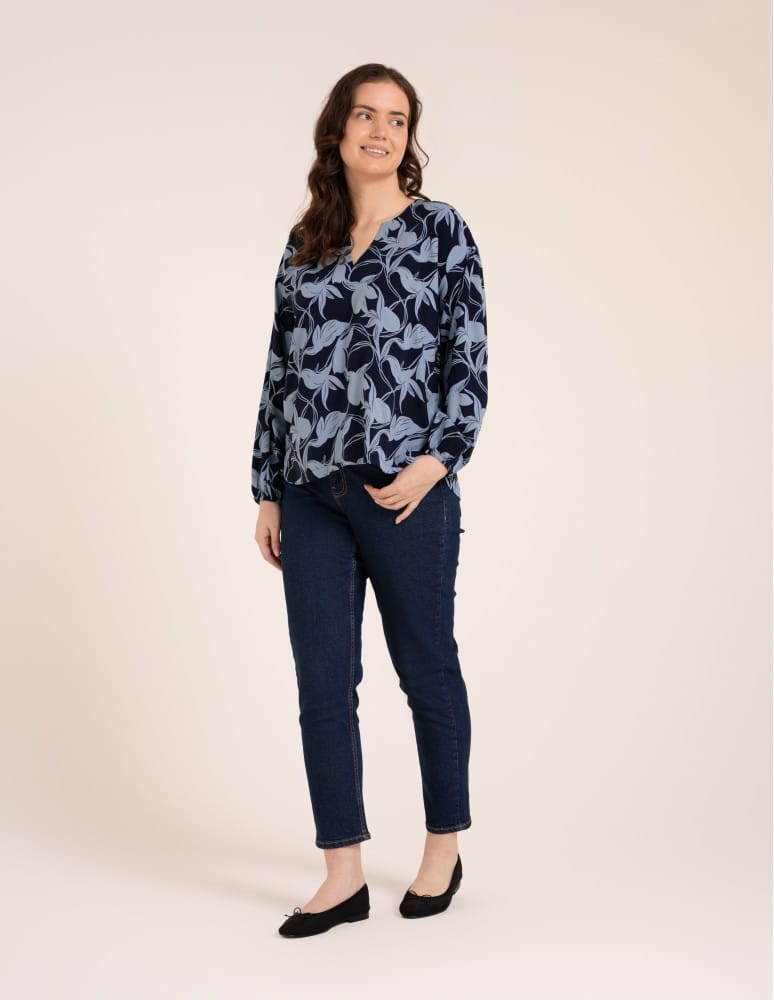 Bluzki z długim rękawem - Elegancka bluzka damska z wiskozy 100% o kroju oversize z długim rękawem WZ&Oacute;R 1  - produkt moraj.pl 11