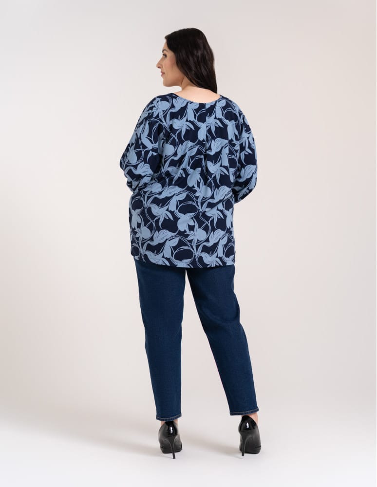 Bluzki z długim rękawem - Elegancka bluzka damska z wiskozy 100% o kroju oversize z długim rękawem WZ&Oacute;R 1  - produkt moraj.pl 16