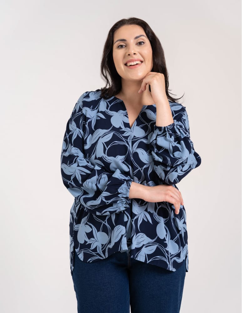 Bluzki z długim rękawem - Elegancka bluzka damska z wiskozy 100% o kroju oversize z długim rękawem WZ&Oacute;R 1  - produkt moraj.pl 19