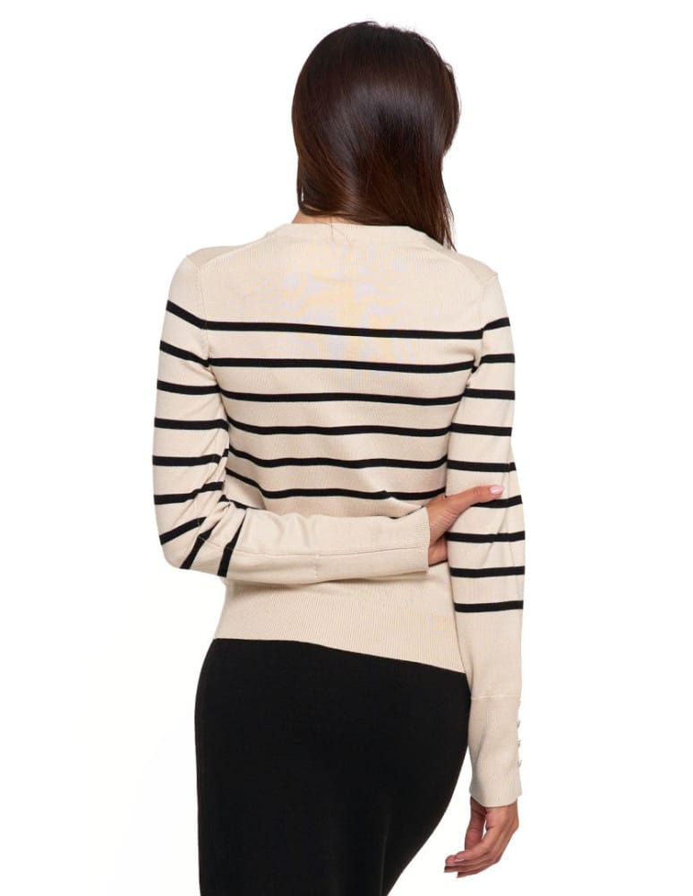 Swetry i kardigany - Damski sweter w paski dzianinowy z ozdobnymi guzikami KREMOWY  - produkt moraj.pl 4