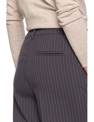 Spodnie damskie - Damskie eleganckie spodnie w kant z szeroką nogawką SZARY - produkt 4