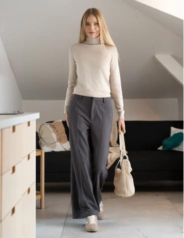 Spodnie damskie - Damskie eleganckie spodnie w kant z szeroką nogawką SZARY - produkt 1