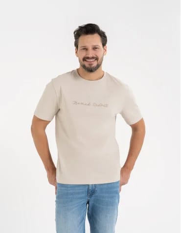 T-shirt męski bawełniany z haftowanym napisem o klasycznym kroju