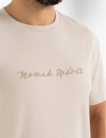 T-shirt męski bawełniany z haftowanym napisem o klasycznym kroju - produkt 2