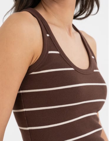 Topy na ramiączkach - Damska koszulka tank top w prążek bawełniana BRĄZOWY - produkt 10