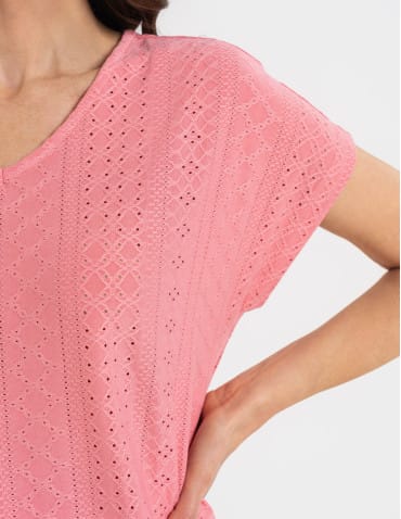 Bluzki z krótkim rękawem - Bluzka damska ażurowa z ozdobnym wycięciem na plecach RÓŻOWY - produkt 4