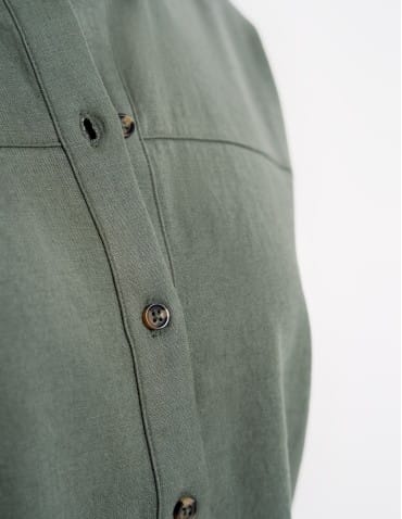 Koszule - Koszula damska casual elegancka z lnu i wiskozy i krótkim rękawem ZIELONY - produkt 4