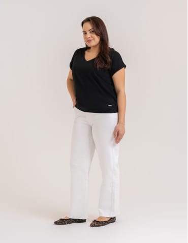 Bluzki z krótkim rękawem - Bluzka damska z domieszką modalu i dekoltem V Plus Size CZARNY - produkt 3