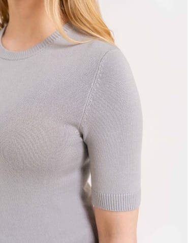 Swetry i kardigany - Sweter damski z krótkim rękawem z wiskozą JASNY SZARY - produkt 6