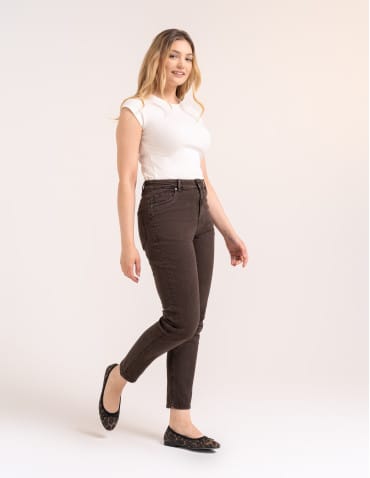 Jeansy - Damskie spodnie jeansowe mom fit BRĄZOWY - produkt 3