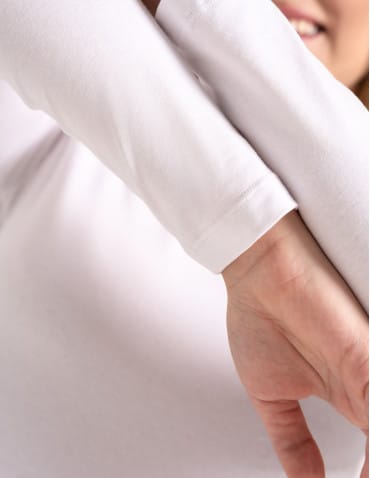 Bluzki z długim rękawem - Klasyczny longsleeve damski bawełniany Slim Fit BIAŁY - produkt 3