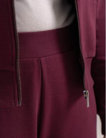 Bluzy damskie - Wygodna bluza damska rozpinana bawełniana z kieszeniami BORDOWY - produkt 10