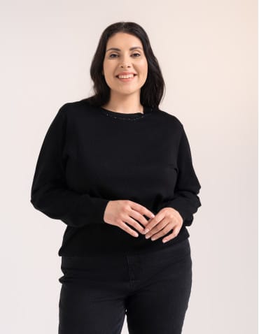 Swetry - Wiskozowy sweter damski z cekinowym dekoltem CZARNY - produkt 1