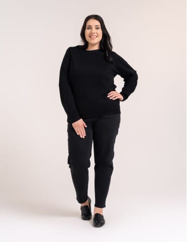 Swetry - Wiskozowy sweter damski z cekinowym dekoltem CZARNY - produkt 3