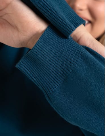 Sweter damski wiskozowy krój boxy miękki sweter damski luźny pudełkowy fason wygodny na co dzień - NIEBIESKI  - produkt 2