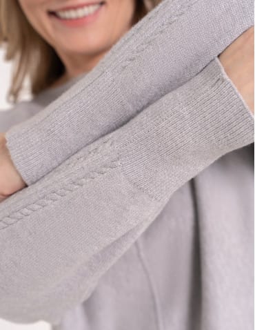 Swetry i kardigany - Sweter damski z wiskozy z ozdobnym wzorem na rękawach SZARY - produkt 4