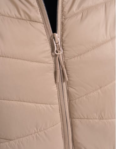 Kurtki damskie - Kurtka damska przejściowa pikowana Slim Fit z kapturem BEŻOWY - produkt 10