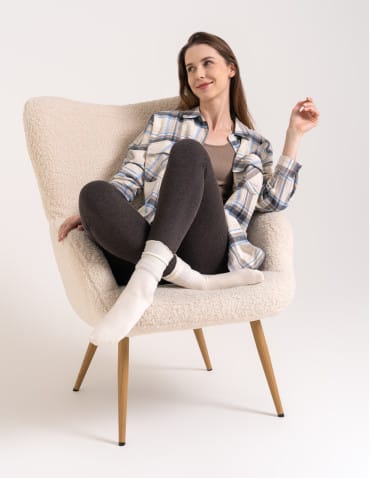 Legginsy ocieplane - Damskie legginsy modelujące z wysokim stanem i wiskozą w prążek BRĄZOWY - produkt 1