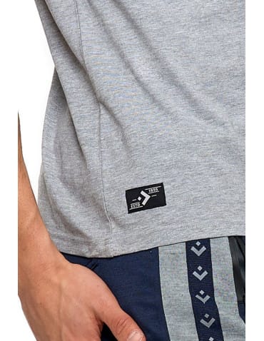 Koszulki i Tank Topy - T-shirt męski bawełniany PREMIUM LINE dekolt w serek SZARY - produkt 3