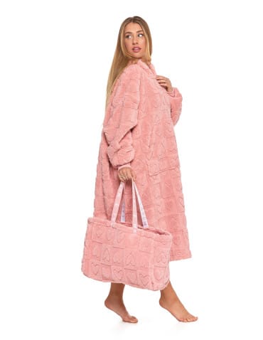 Kocobluzy - Ciepła kocobluza damska w serduszka RÓŻOWY - produkt 5