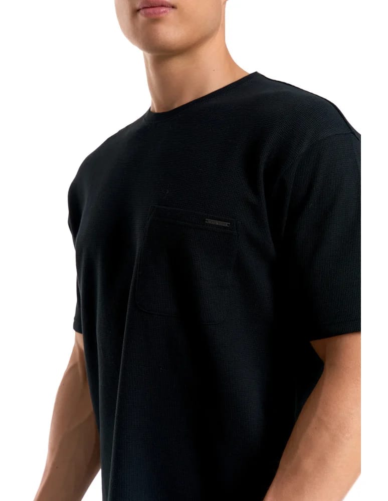 Koszulki i Tank Topy - T-shirt męski strukturalny casual z kieszonką CZARNY  - produkt moraj.pl 2