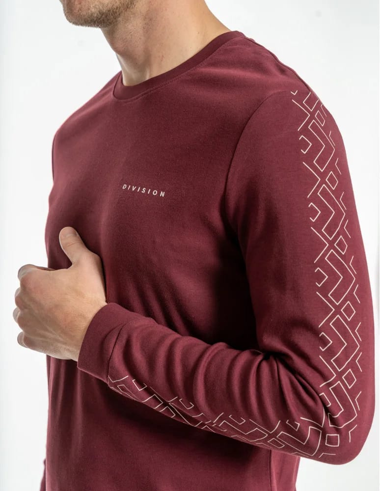 Koszulki i Tank Topy - Męska koszulka long bawełniana z minimalistycznym nadrukiem CZERWONY  - produkt moraj.pl 5