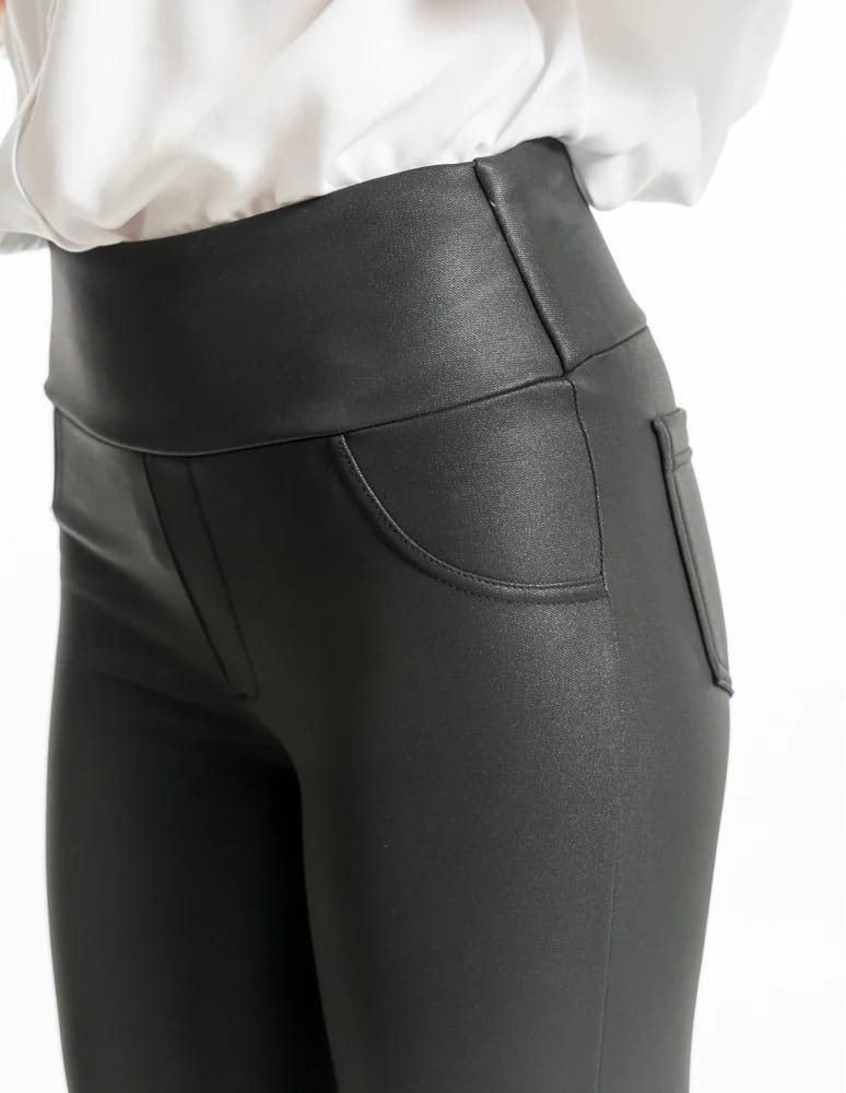Legginsy damskie - Damskie legginsy z wysokim stanem w stylu skórzanym CZARNY  - produkt moraj.pl 3