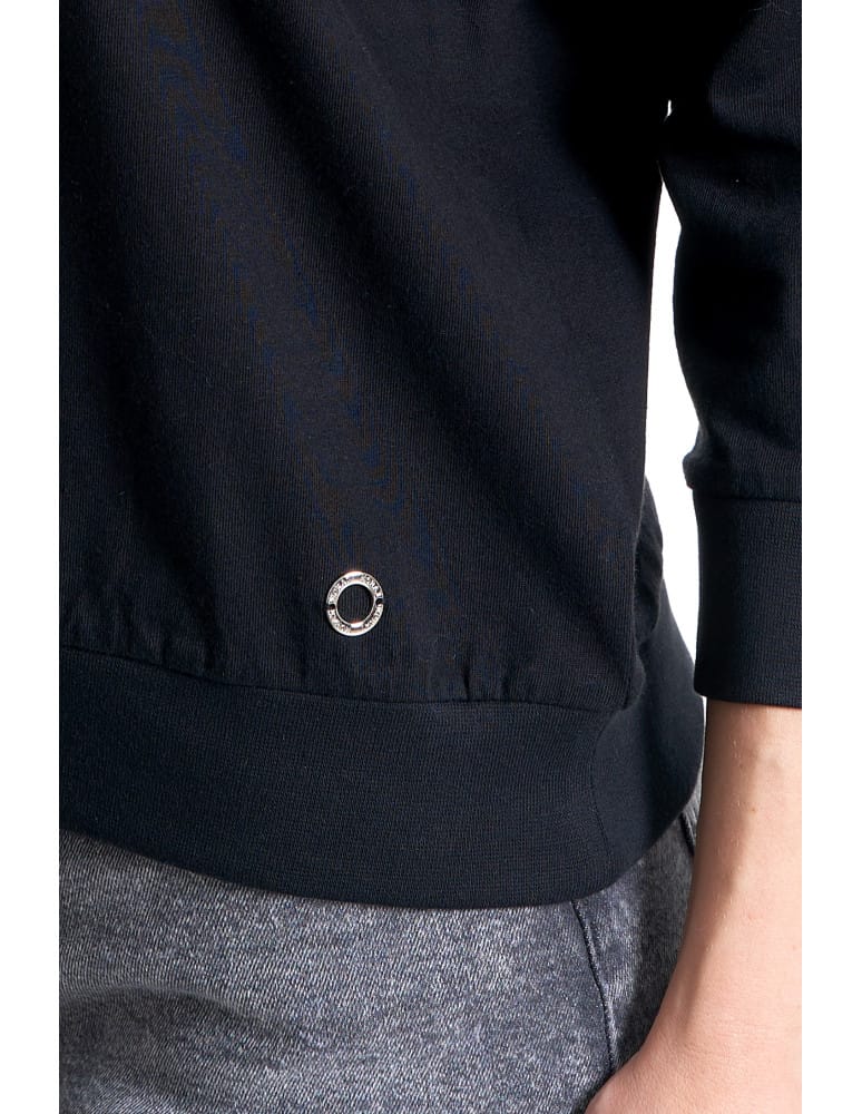 Bluzki i koszule - Damska bluzka z dekoltem w serek i ozdobnym wykończeniem CZARNY  - produkt moraj.pl 5