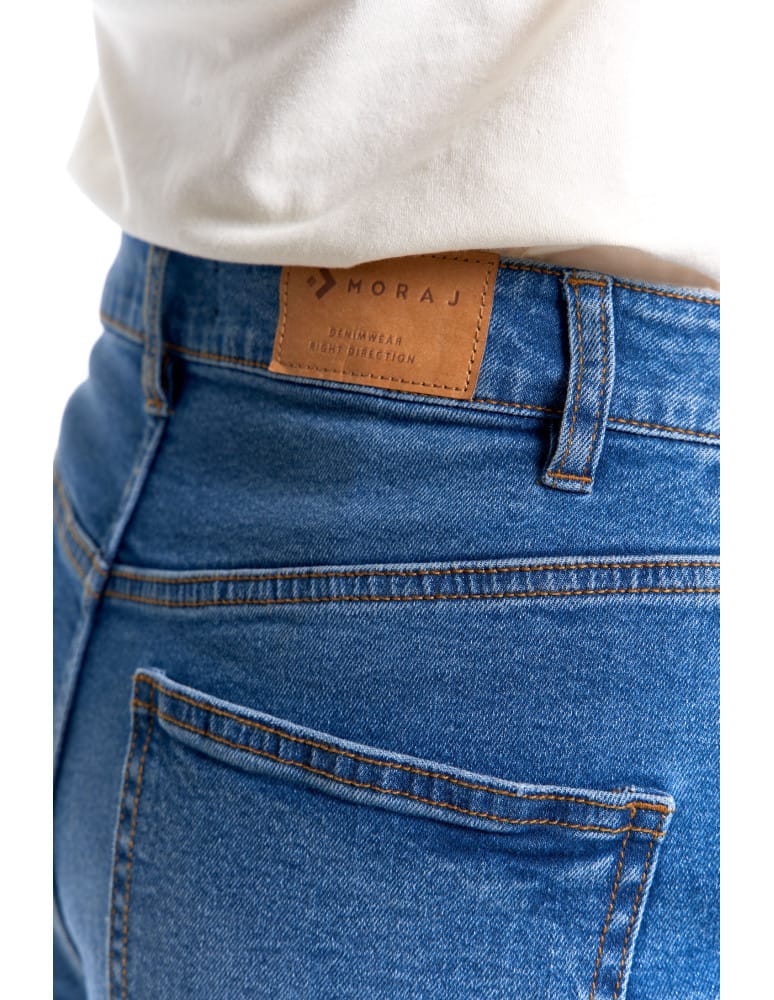 Jeansy - Damskie spodnie jeansowe mom fit JASNY NIEBIESKI - produkt moraj.pl 11
