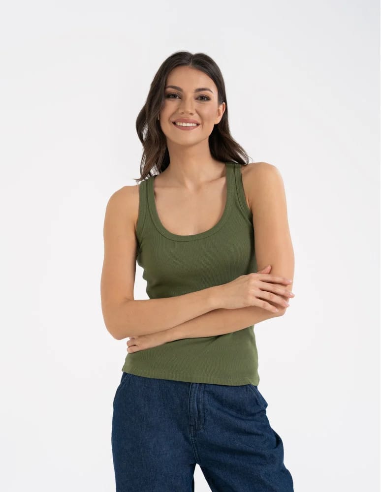 Topy na ramiączkach - Damska koszulka tank top w prążek bawełniana KHAKI  - produkt moraj.pl 8