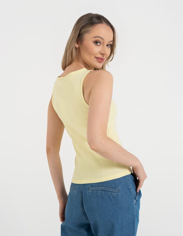 Topy na ramiączkach - Damska koszulka Tank Top w prążek ŻÓŁTY - produkt moraj.pl 1