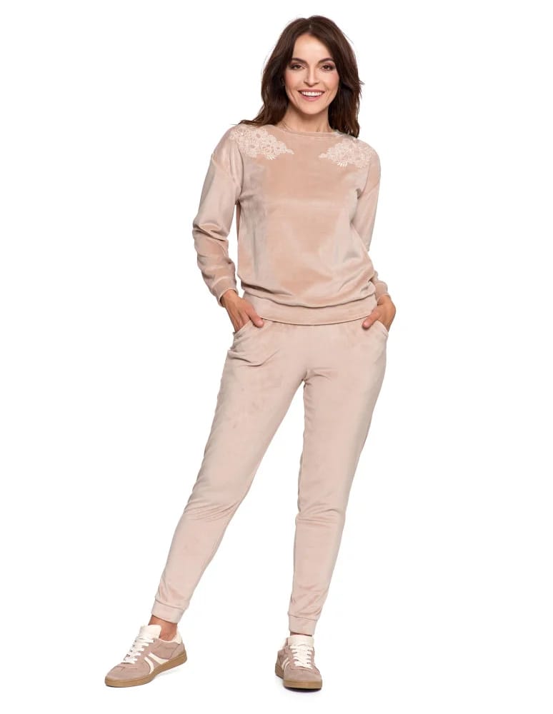 Bluzy damskie - Bluza damska welurowa bez kaptura z haftem BEŻOWY  - produkt moraj.pl 13