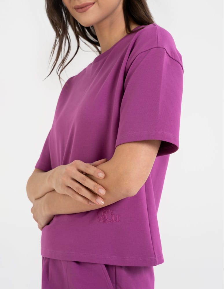 Koszulki z krótkim rękawem - T-shirt damski o luźnym kroju z napisami FIOLETOWY - produkt moraj.pl 3