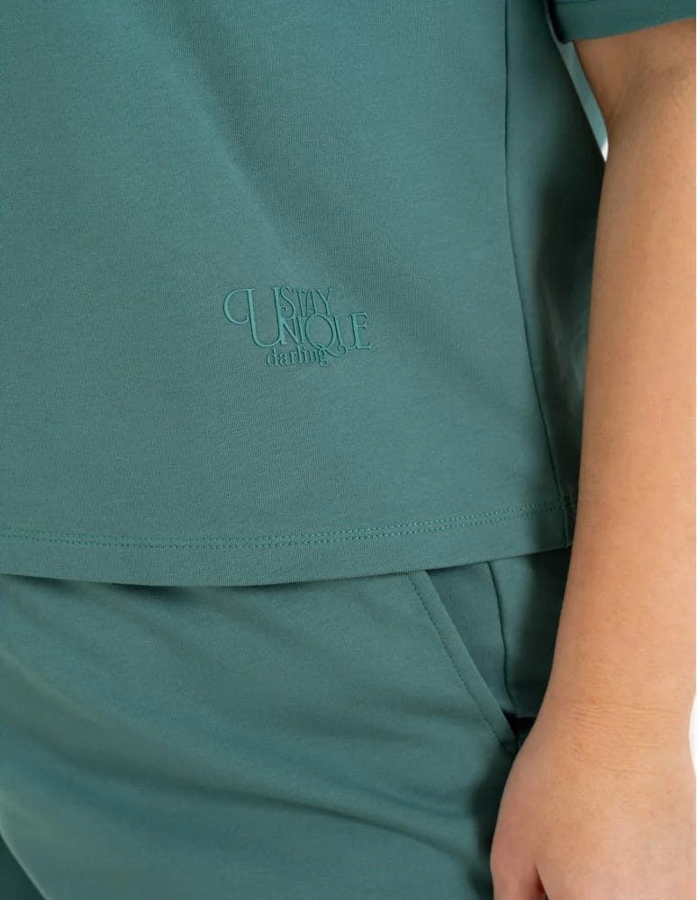 Koszulki z krótkim rękawem - T-shirt damski o luźnym kroju z napisami TURKUSOWY - produkt moraj.pl 9