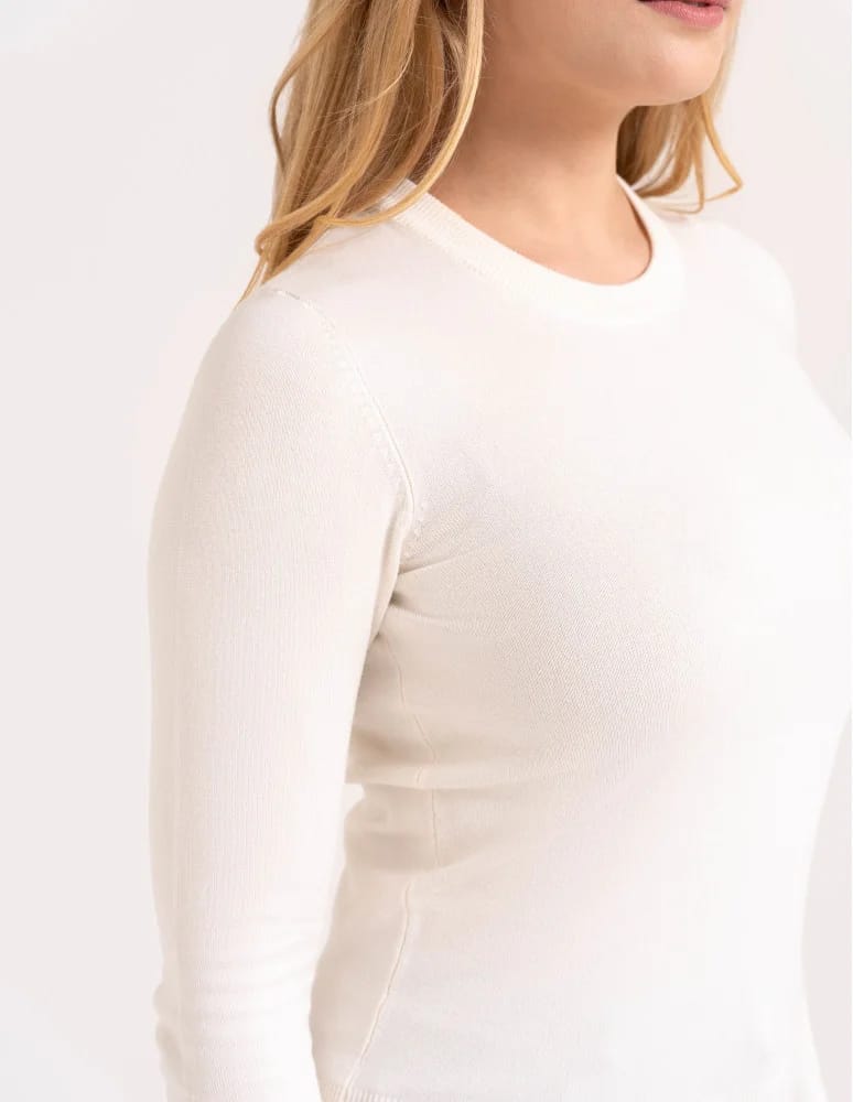 Swetry - Sweter damski miękki w dotyku z wiskozy klasyczny bez wzoru BIAŁY - produkt moraj.pl 5