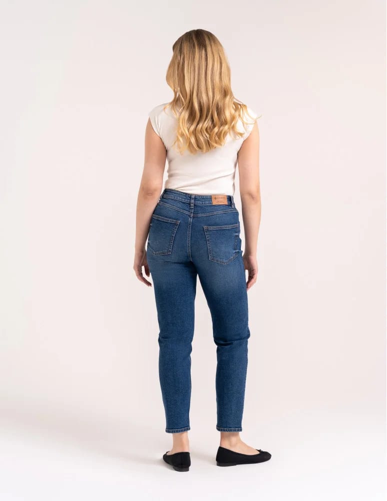 Jeansy - Damskie spodnie jeansowe mom fit NIEBIESKI - produkt moraj.pl 3