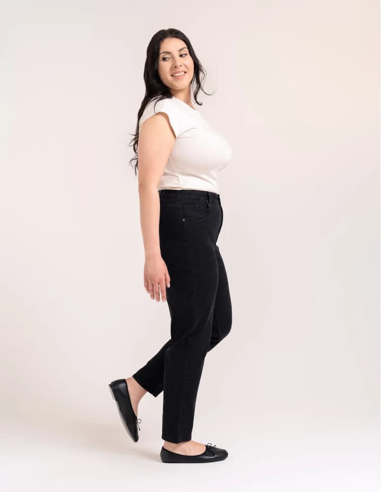 Jeansy - Damskie spodnie jeansowe mom fit CZARNY - produkt moraj.pl 10
