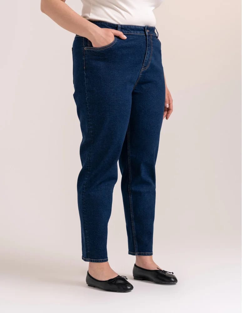 Jeansy - Damskie spodnie jeansowe mom fit GRANATOWY  - produkt moraj.pl 7