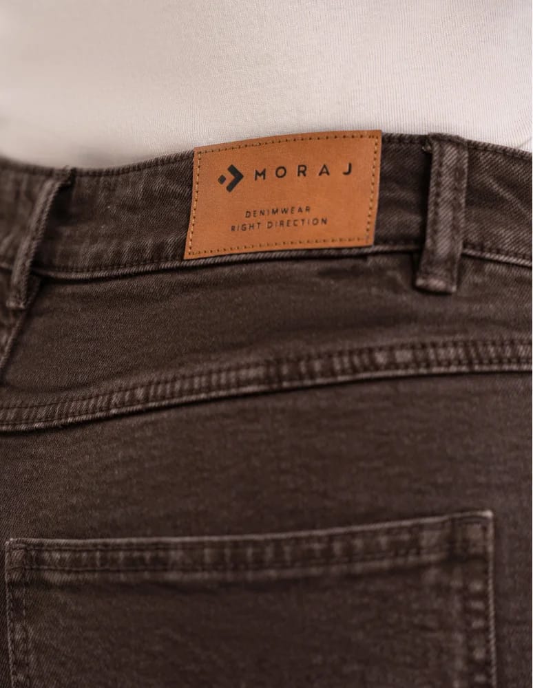 Jeansy - Damskie spodnie jeansowe mom fit BRĄZOWY  - produkt moraj.pl 2