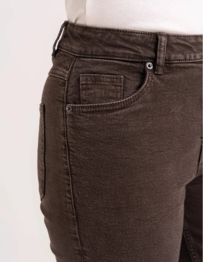 Jeansy - Damskie spodnie jeansowe mom fit BRĄZOWY  - produkt moraj.pl 5