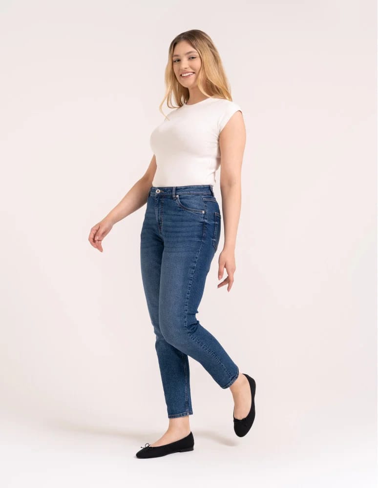 Jeansy - Damskie spodnie jeansowe mom fit NIEBIESKI - produkt moraj.pl 9