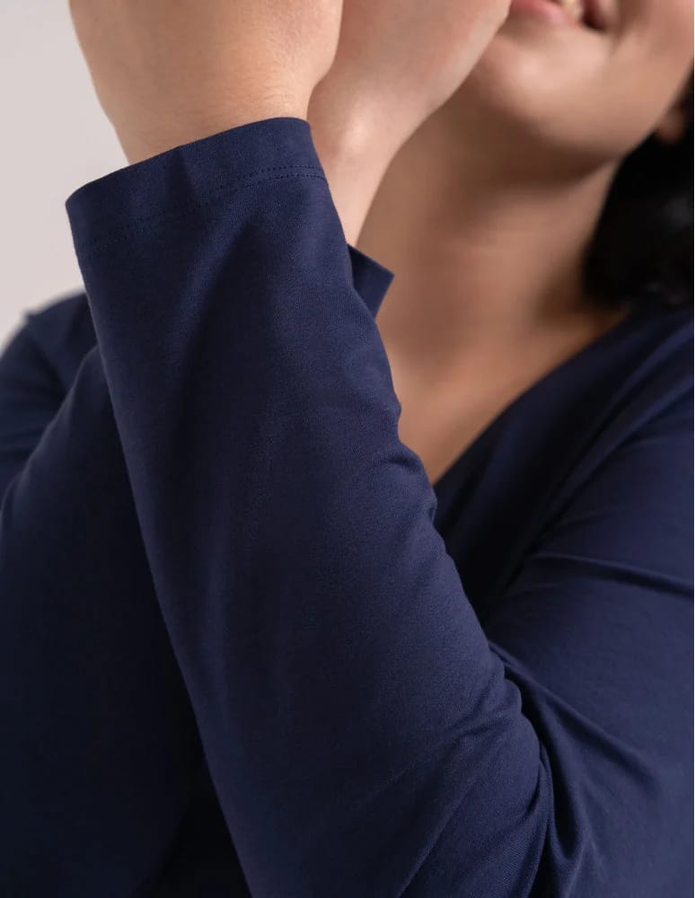 Bluzki z długim rękawem - Klasyczny longsleeve damski bawełniany Slim Fit NIEBIESKI - produkt moraj.pl 9