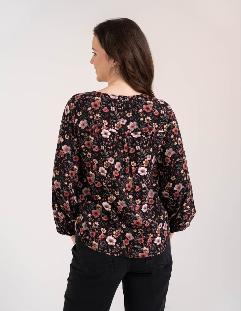 Bluzki z długim rękawem - Bluza damska wiskozowa 100% zwiewna o pudełkowym kroju WZÓR 1  - produkt moraj.pl 6