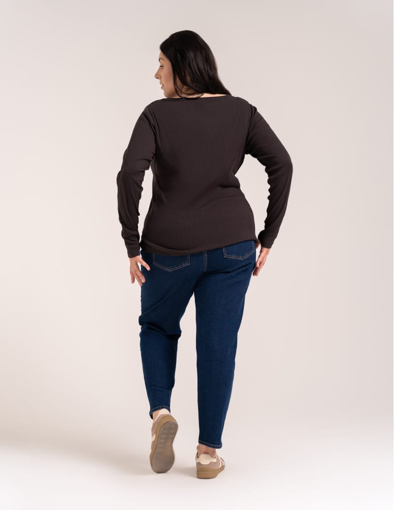 Bluzki z długim rękawem - Bluzka damska bawełniana w prążek longsleeve CIEMNY BRĄZ  - produkt moraj.pl 11