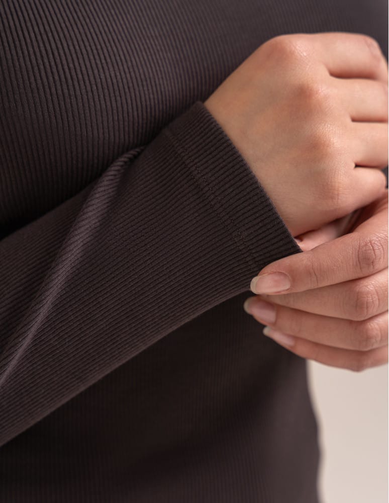 Bluzki z długim rękawem - Bluzka damska bawełniana w prążek longsleeve CIEMNY BRĄZ  - produkt moraj.pl 6