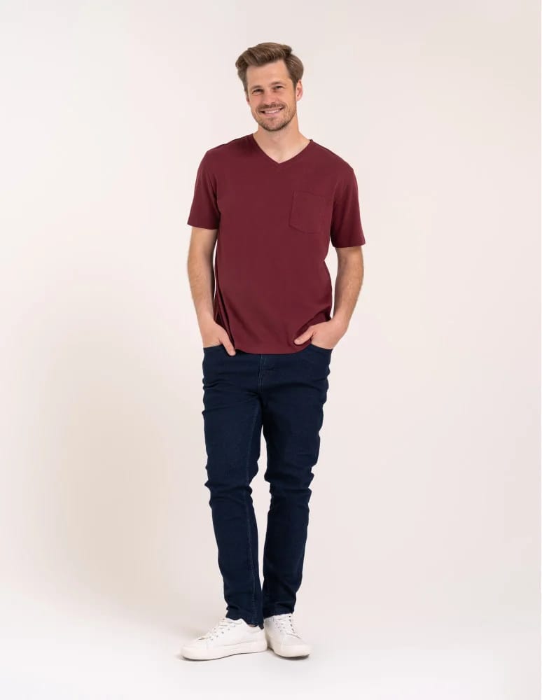 Koszulki z krótkim rękawem - Męski t-shirt bawełniany z dekoltem V na krótki rękaw z kieszonką BORDOWY - produkt moraj.pl 3