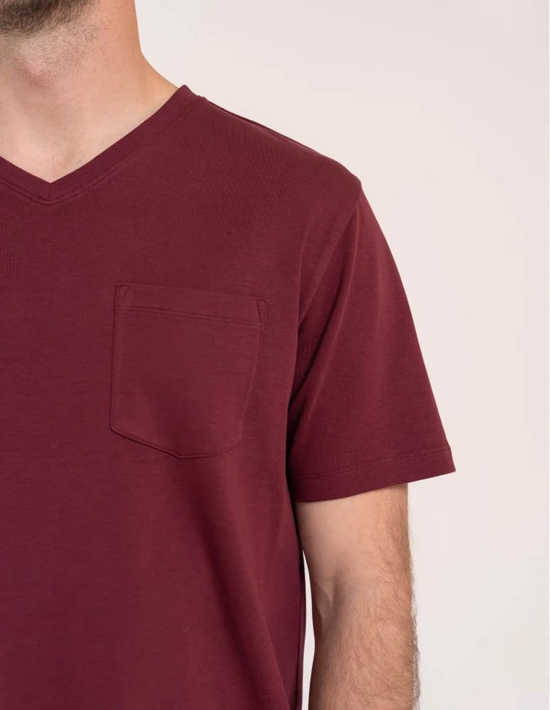 Koszulki z krótkim rękawem - Męski t-shirt bawełniany z dekoltem V na krótki rękaw z kieszonką BORDOWY - produkt moraj.pl 2